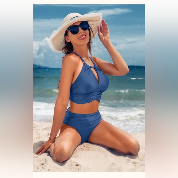 Solid Color High Neck Ruched Keyhole Bikini size Small - Picture 3 of 3